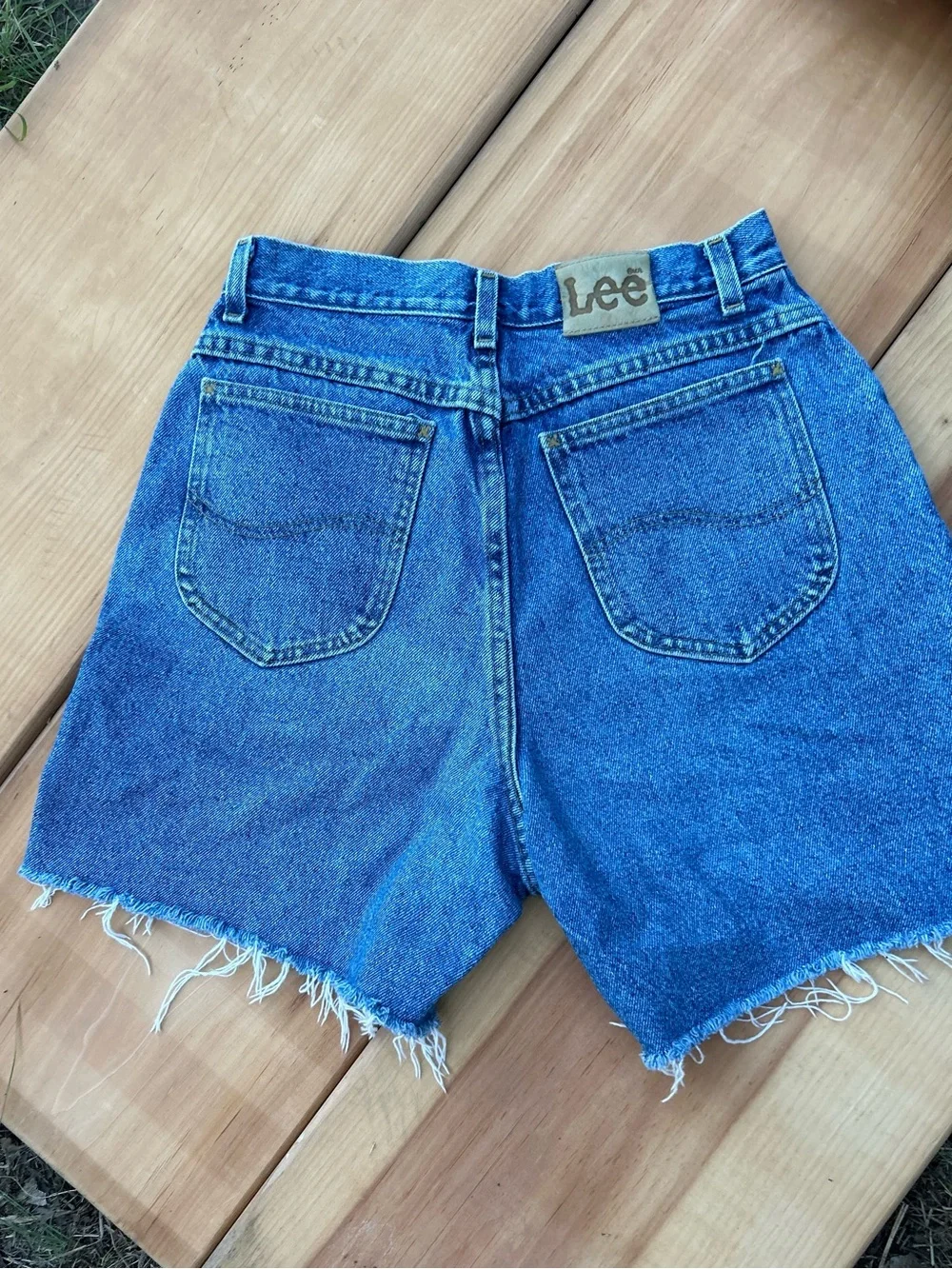Women’s Vintage Lee Jeans Denim High Rise A Line Cut Off Shorts Size 6/8